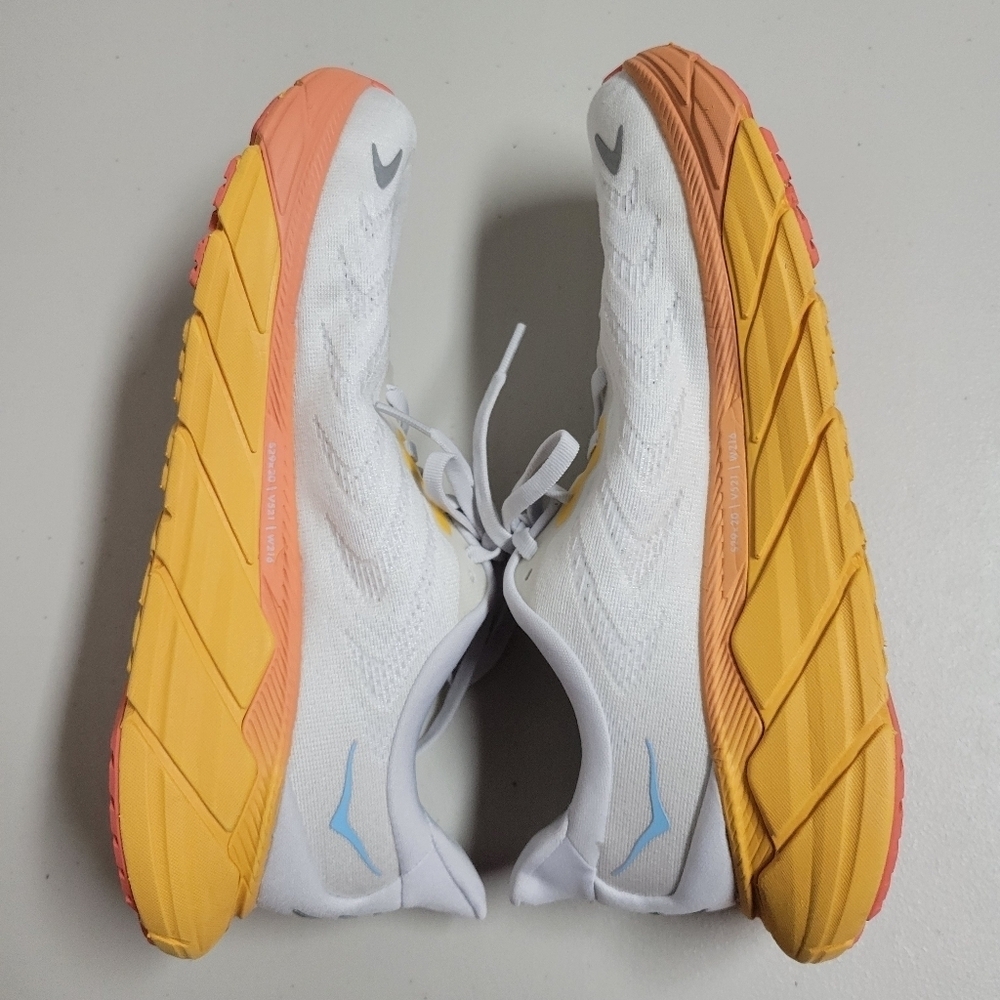 Hoka One One Arahi Nimbus Nube/ Blanco 9.5B. - Picture 5 of 11